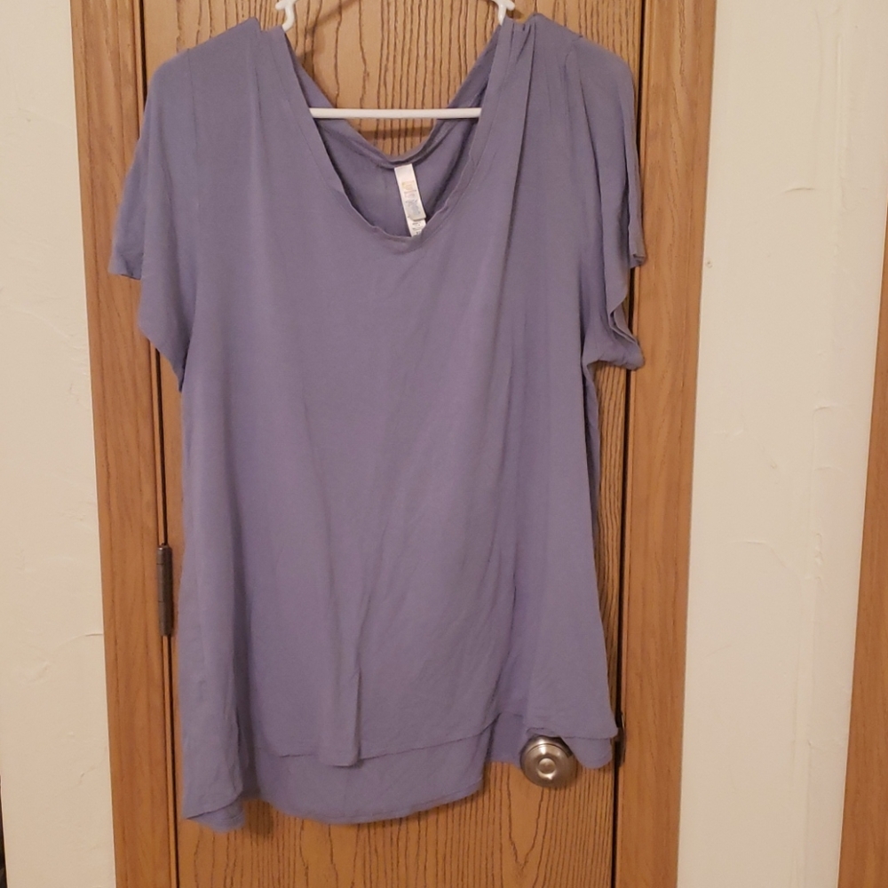Blue LuLaRoe t shirt